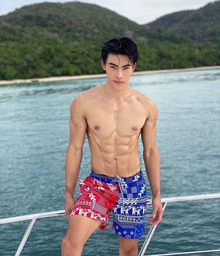 hothunk thailand 104722222 1943332209130259 7401724181381081673 n.jpg