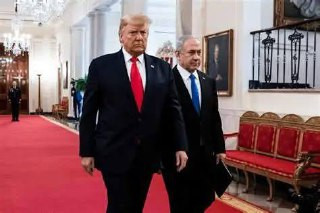 قال ترمب: أخبرت نتنياهو بأنه يجب أن نكون حذرين عندما نهاجم الآخرين. وأكد أن قطر حليف رائع للولايات المتحدة، وأن أمير قطر شخص رائع وبلاده تعتبر حليفاً ...