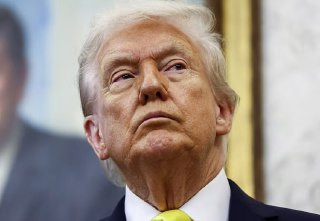 وسائل اعلام امريكية: يتوقع أن يخرج الملايين اليوم في مظاهرات ضد ترمب في عدة ولايات أمريكية، تحت شعار "No Kings" احتجاجًا على سياسات الرئيس دونالد ترام...