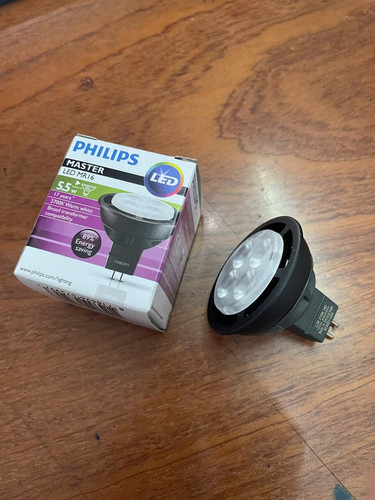 den am tran chieu diem led spotlight philips master led 5.5 50w 2700k mr16 24d 03.jpg
