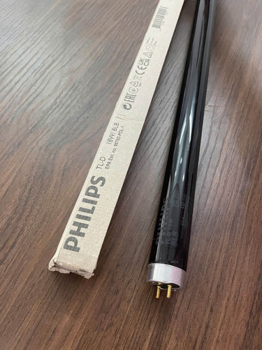bong den huynh quang soi mau tia cuc tim uv philips tl d 18w blb 1sl 25 220v 50hz 600mm t8 blackligh.jpg
