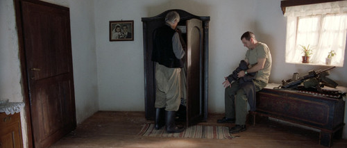 Savior.1998.1080p.BluRay.CZ EN.DD+5.1.x264 PTer.mkv snapshot 01.16.10 [2025.10.17 19.32.01].jpg