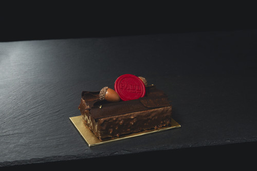 BANANA RAMA YULE LOG SMALL.jpg