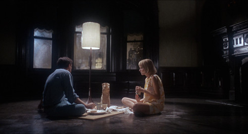 Rosemary's.Baby.1968.Criterion.1080p.BluRay.CZ EN.FLAC1.0.x265 Silence.mkv snapshot 00.10.26 [2025.1.jpg