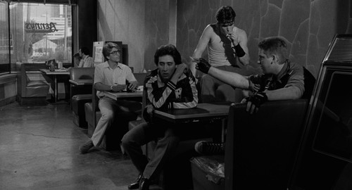 Rumble.Fish.1983.Criterion.Collection.1080p.BluRay.CZ EN.DTS HD.MA2.0.x265 My.mkv snapshot 00.03.20 .jpg