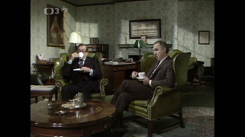 Jiste.pane.ministre.S03E01.Rovnopravnost.1982.1080i.HDTV.H264.MPA2.0 GarGG.mkv snapshot 14.47 [2025..jpg