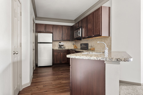 C243930 AvenuesatNorthpointe 1B1BClassic Kitchen 01 VS.jpg