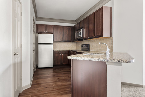 C243930 AvenuesatNorthpointe 1B1BClassic Kitchen 01.jpg