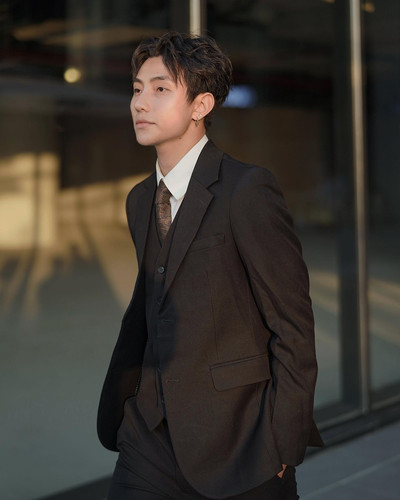 krisnhi97 1681487666 3080864305592606626 4154643946.jpg