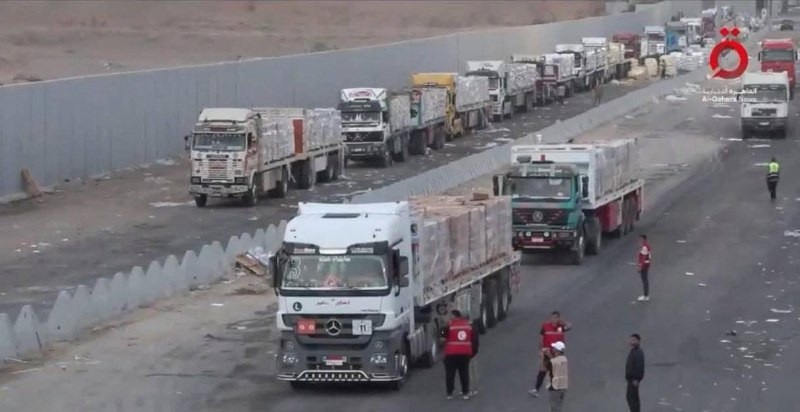 بدأت قافلة المساعدات الإنسانية تتجه من مصر نحو غزة...
