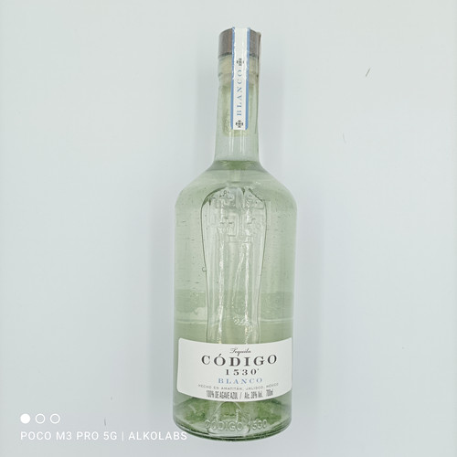 CODIGO 1530 TEQUILA BLANCO 38% 0,7L a.jpg
