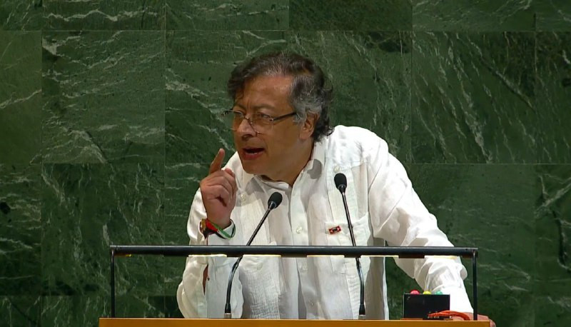 رئيس كولومبيا: نحتفل مع الشعب الفلسطيني بوقف إطلاق نار جديد، وندرك فشل الاتفاقات السابقة، لكن نأمل أن نتقدم هذه المرة نحو قيام دولة فلسطينية....