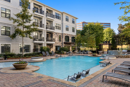 C206940 BellVinings Pool1 01 6.jpg