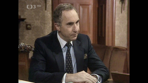 Jiste.pane.ministre.S02E01.Humanni.spolecnost.1981.1080i.HDTV.H264.MPA2.0 GarGG.mkv snapshot 05.52 [.jpg