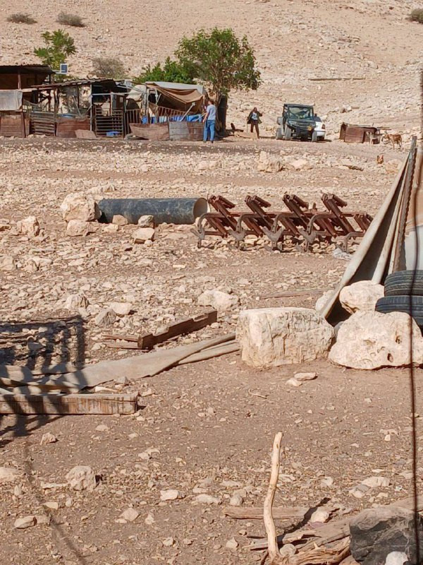 مستوطنون يداهمون خيام المواطنين في خلة مكحول بالأغوار الشمالية....