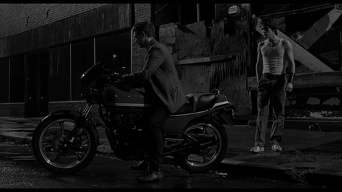 Rumble.Fish.1983.Criterion.Collection.1080p.Blu ray.Remux.CZ EN.DTS HD.MA2.0.AVC My.mkv snapshot 01..jpg