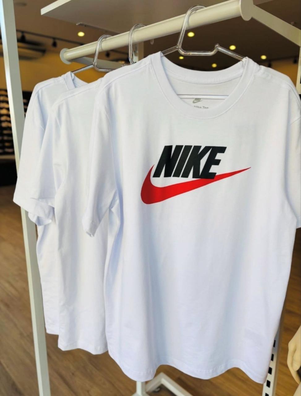 Camiseta Nike Sportswear Icon Futura Masculina