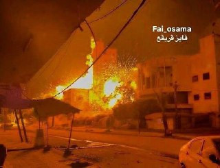 صورة| لحظة تدمير طيران الاحتلال لعمارة "السلام" في وسط مدينة غزة....