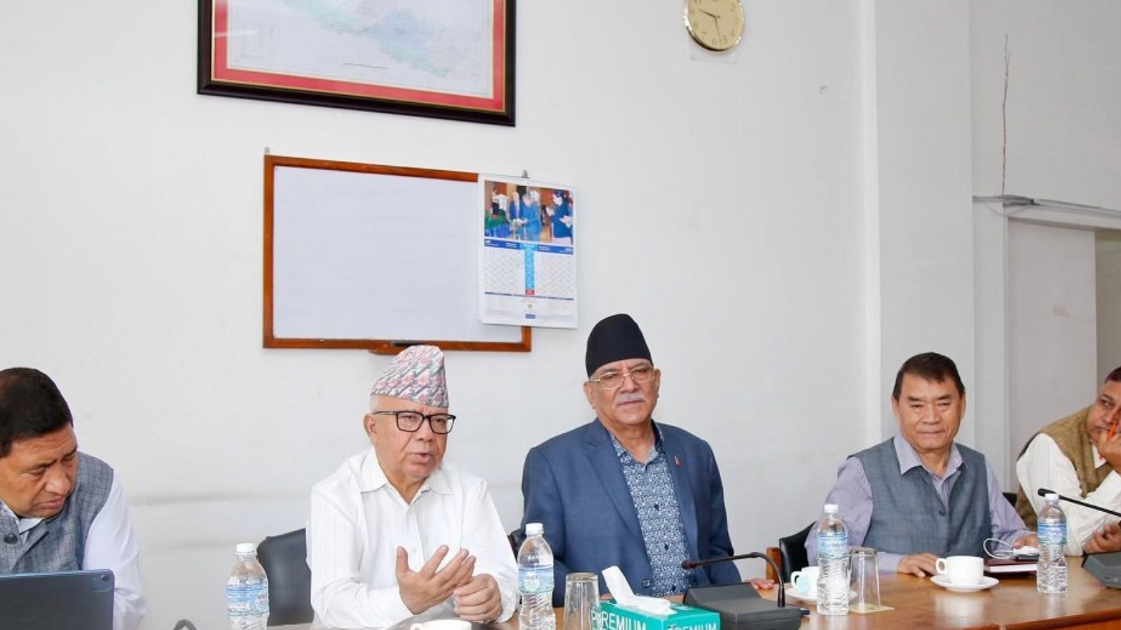 विपक्षी दलहरूको बैठकमा प्रधानमन्त्री ओलीको राजीनामा माग