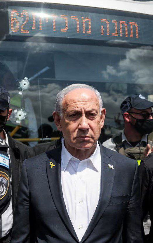 نتنياهو: عملية الاغتيال تمت بطريقة دقيقة وناجحة. نحن في اوج معركة لهزيمة حماس بعدما وجهنا ضربات قاسية لكل محور الشر. القتلة الذين اغرنا عليهم اليوم هم...