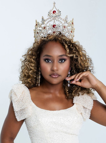 Pageant Headshots.jpg