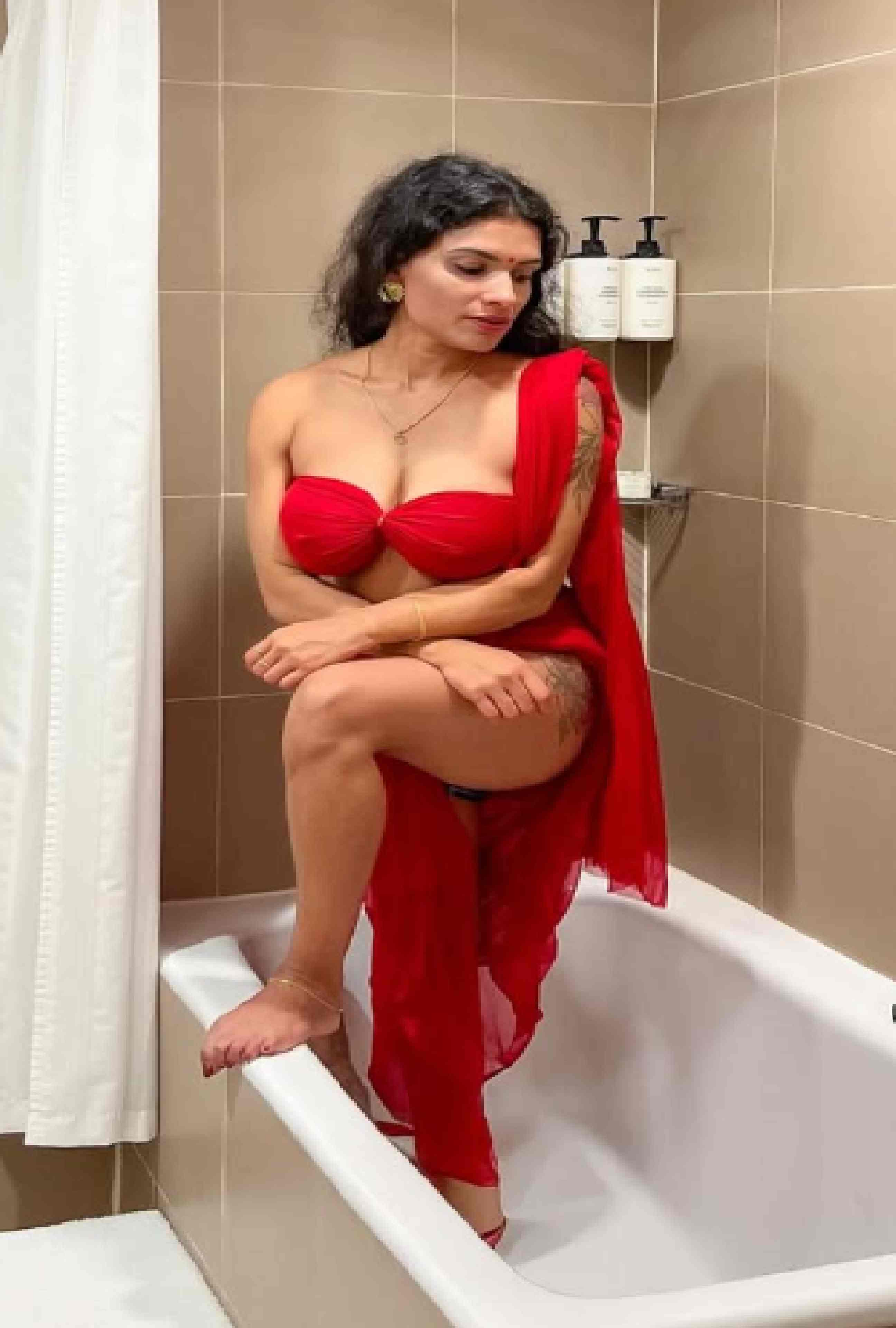 18+ Extreme Happiness (2025) Resmi Nair Onlyfans Uncut – Hindi Hot Short Film – WEB-DL X264 720p – Download