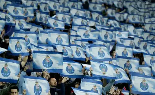 Não vai voltar? Porto projeta estender empréstimo e trava a volta de Moreira ao São Paulo.