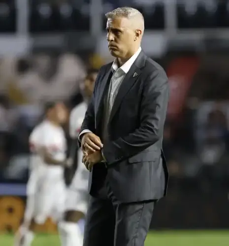 São Paulo usa data Fifa como trunfo para reduzir DM e avaliar futuro de Oscar em campo