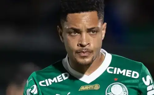 Foi só uma brincadeira: Vitor Roque tenta se explicar após postagem que gerou revolta