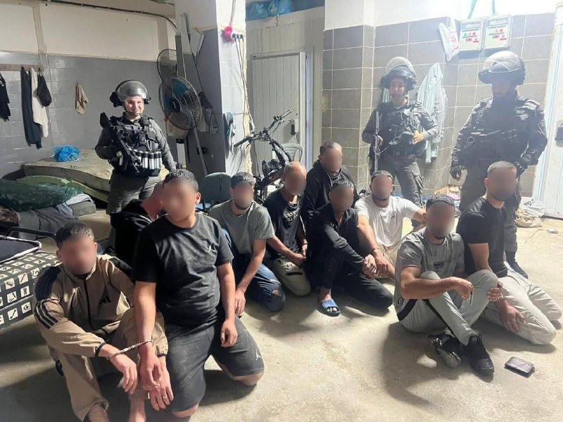 الشرطة الإسرائيلية تقتحم مدينة القدس وتعتقل 24 عاملا فلسطينيا....