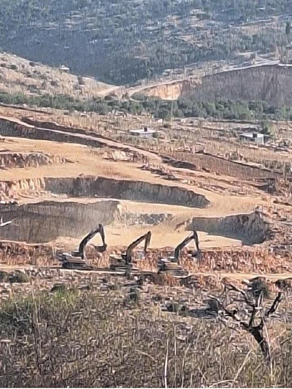 جرافات الاحتلال تواصل تجريف الأراضي الزراعية بين بلدتي اليامون والعرقة بمحافظة جنين....