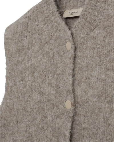 packshot 2 206808 9349 Details 1 FQJUMP WAISTCOAT Desert Taupe Melange.png