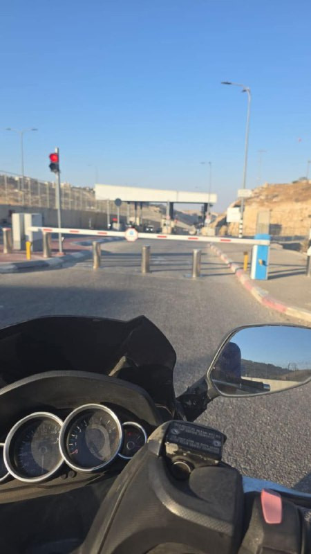 قوات الاحتلال تغلق معظم الحواجز المؤدية لمدينة القدس المحتلة....