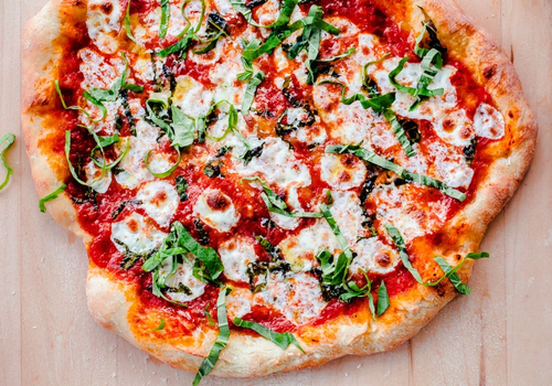 the best homemade margherita pizza 1 4.png