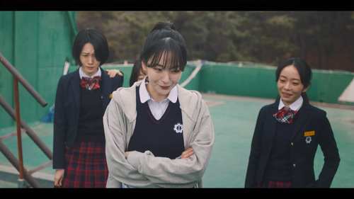 Tomorrow.S01E02.Fallen.Flower.2.1080p.NF.WEB DL.DDP2.0.x264 GeTrEKT.mkv snapshot 08.14 [2022.04.02 2.png