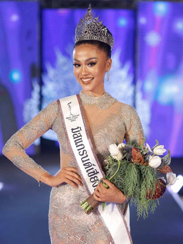 c0a8c5 2908c7c994134f2ab5b38af8ef606e12mv2 002.jpg