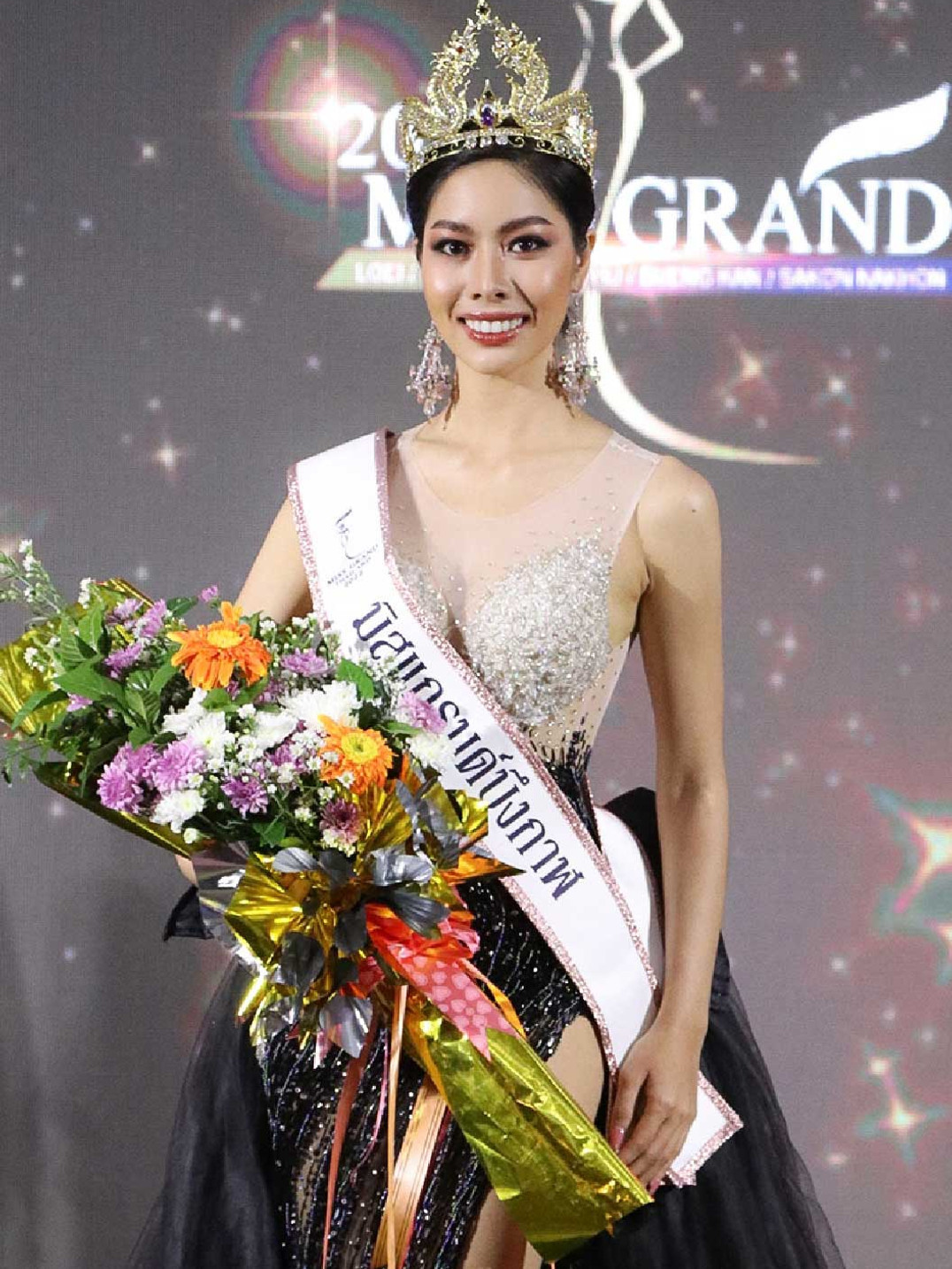 candidatas a miss grand thailand 2022. final: 30 abril. - Página 2 MGWWKu