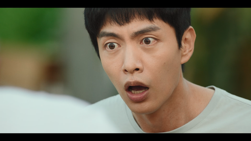 My.Liberation.Notes.S01E01.1080p.NF.WEB DL.DDP2.0.x264 GeTrEKT.mkv snapshot 00.26.18 [2022.04.09 21..png