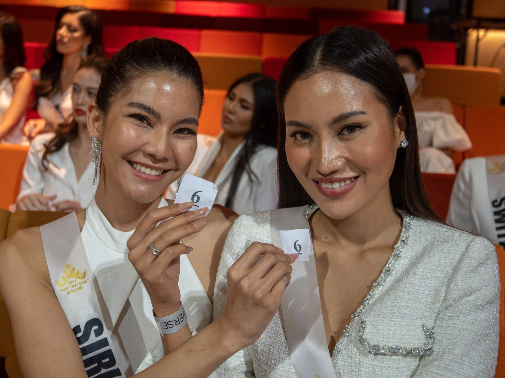 finalistas de miss universe thailand 2022: top 30. final: 30 july. - Página 14 OuUyRR