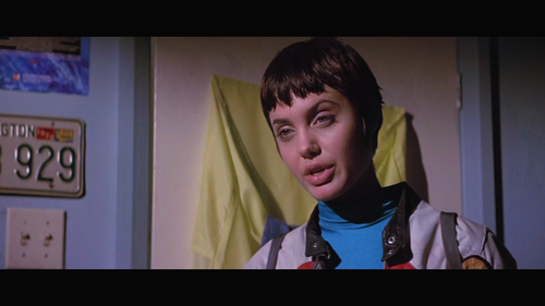 Hackers.1995.BluRay.REMUX.1080p.AVC.DTS HD.MA5.1 HDS.mkv 20220914 163406.106.png