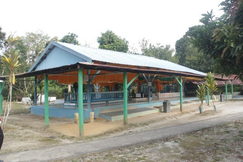 Makam Lenggana