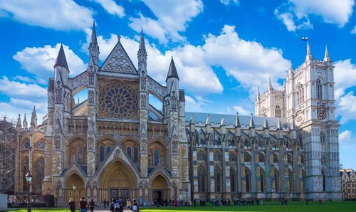 Monuments in London.jpg