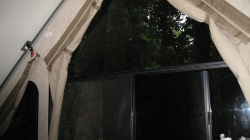 Aliner Window 004.jpg