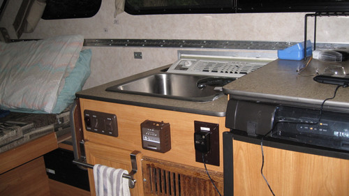 Aliner Window 005.jpg