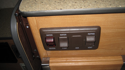 Aliner Window 011.jpg