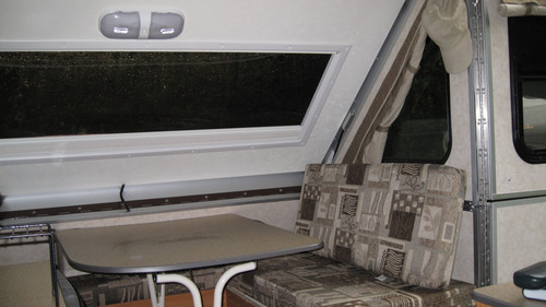 Aliner Window 009.jpg