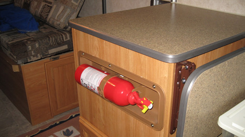 Aliner Window 002.jpg