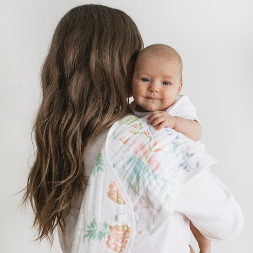 EBBC10019 EBBC10019E 3 essentials cotton muslin burpy bib tropicalia single.jpg