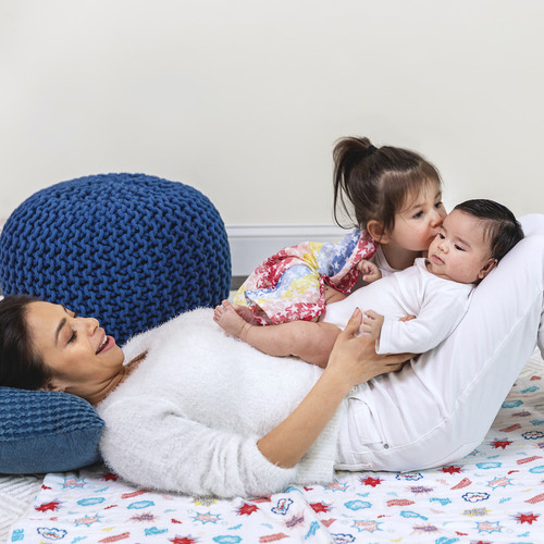 EMBC10005WB 1 ESWC20009WBB 0 aden swaddle 2pk dream blanket wonderwoman 2.jpg