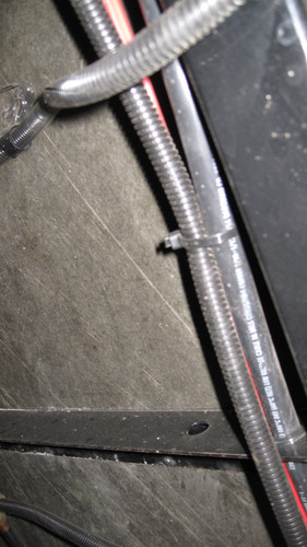 Undercarriage of Aliner 002.jpg